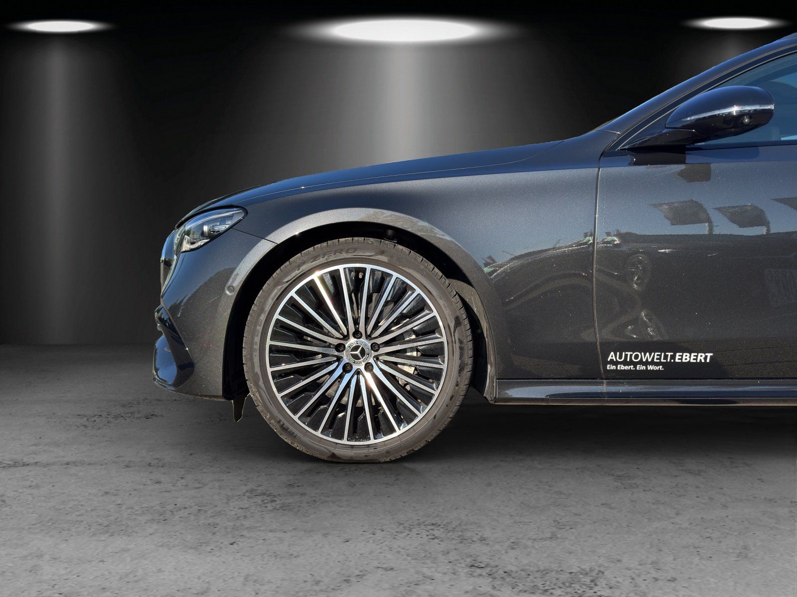 Fahrzeugabbildung Mercedes-Benz E 220 d 4M T AMG Standhzg PANO Distronic AHK