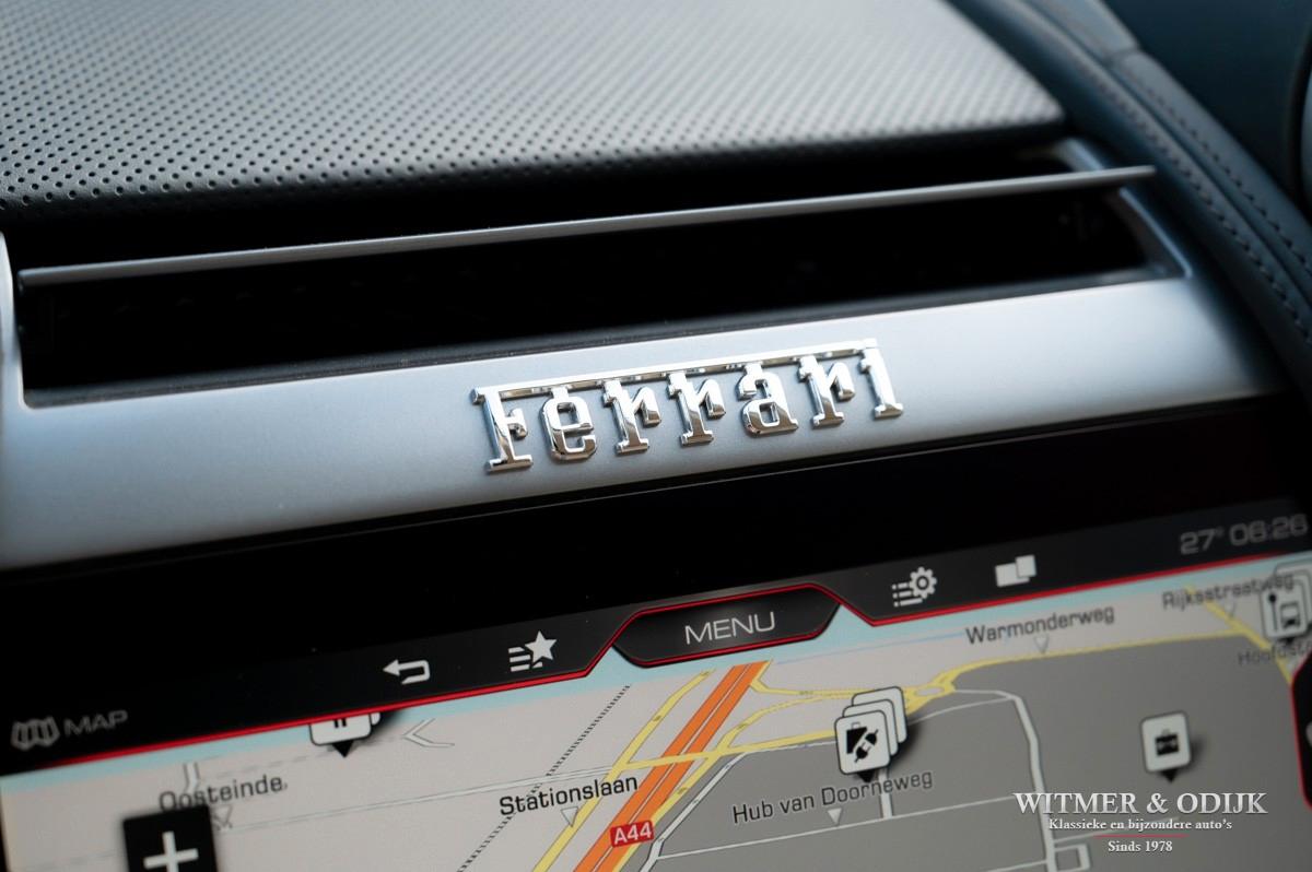 FERRARI GTC4LUSSO V12 NERO DAYTONA