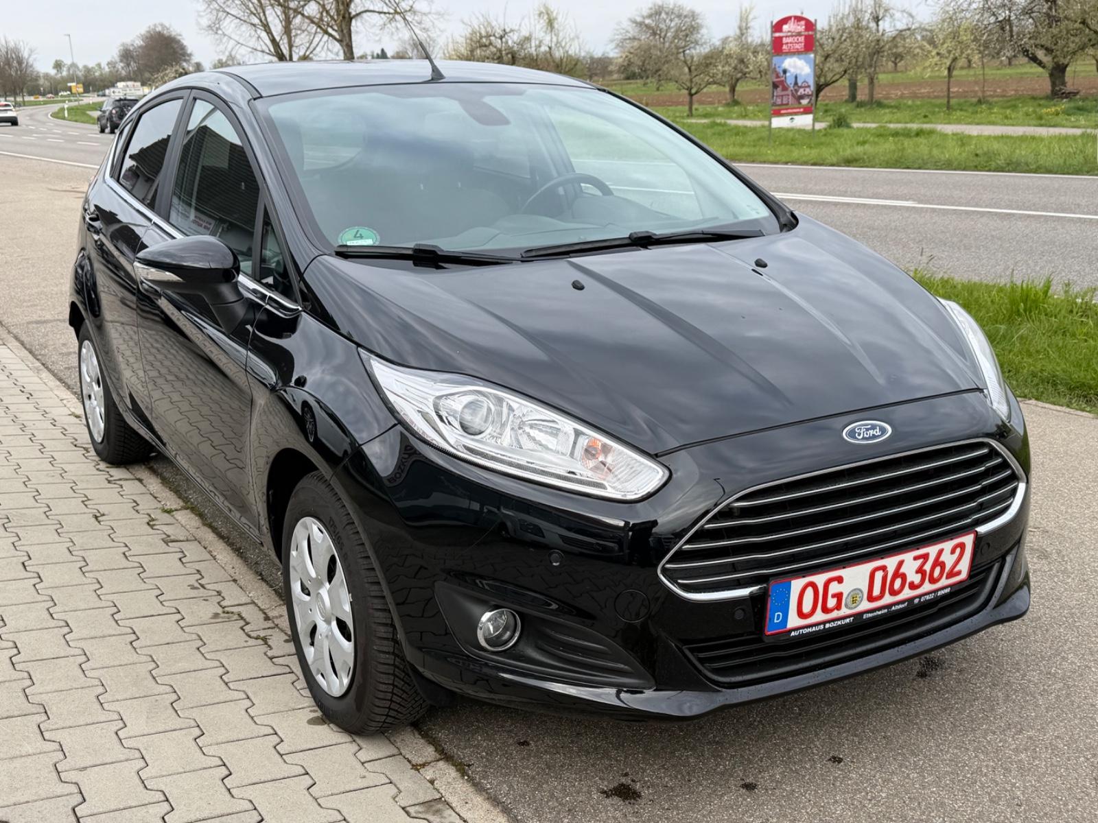 Ford Fiesta Titanium/KEYLESS/TÜV NEU/PDC/SHZ/TEMPO/