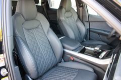 AUDI SQ7 / HUD / LED / PANO / MATRIX / 22-ZOLL