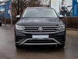 Volkswagen Tiguan Allspace Elegance 4 Mot 2.0 TSI Leder IQ. - VW Tiguan Allspace Gebrauchtwagen in München