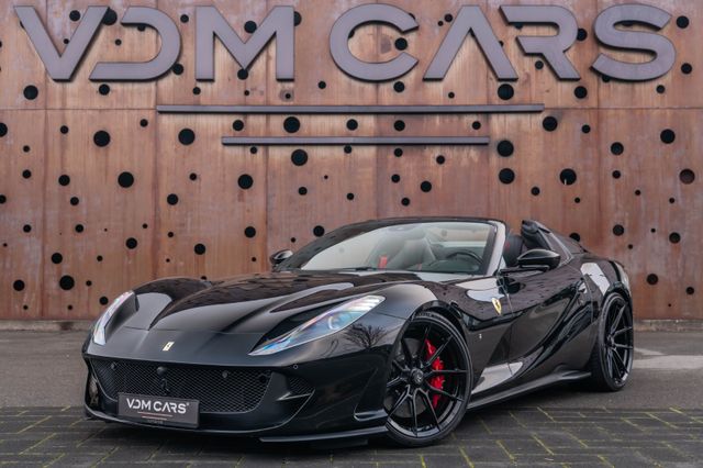 FERRARI 812