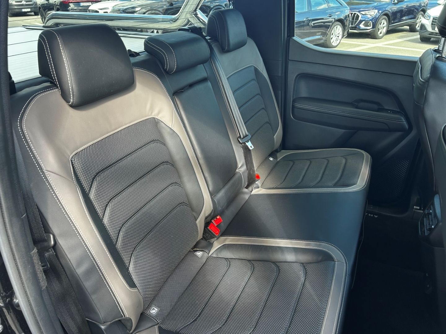 Amarok 3.0TDI DC Style Cover*Sound*MTRX+Leder*IQ