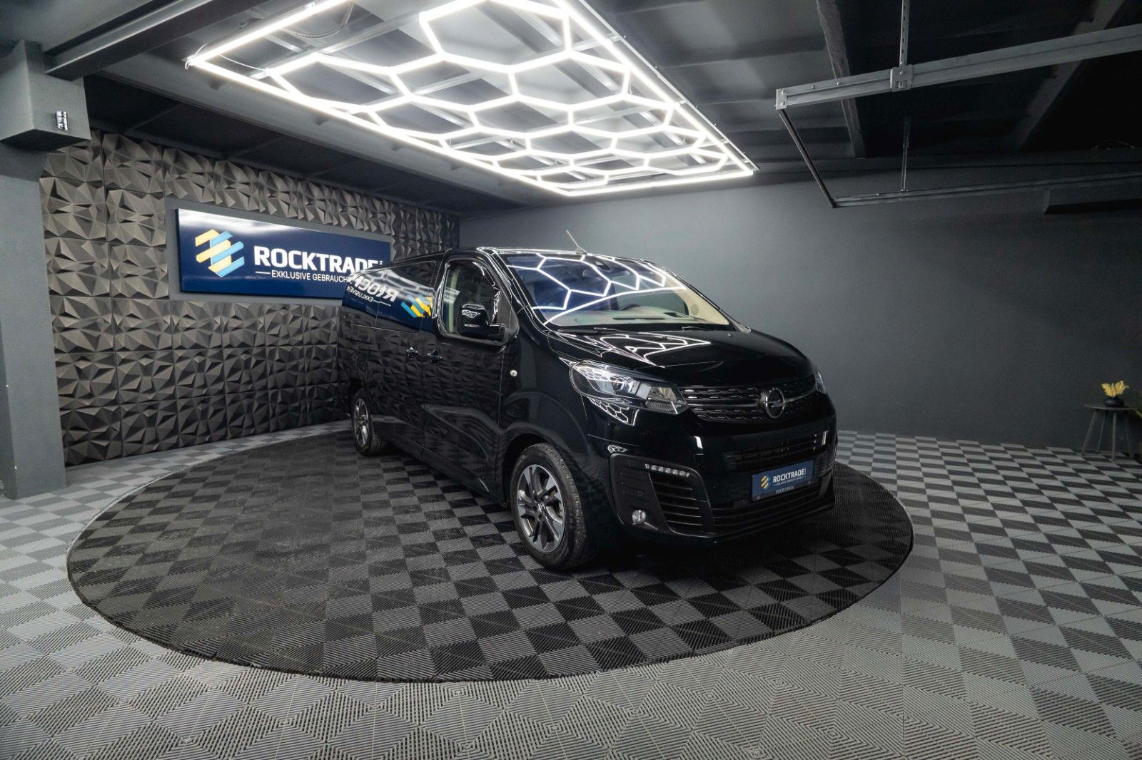 Fahrzeugabbildung Opel Zafira Life Innovation L3 Black Edition *Pano*