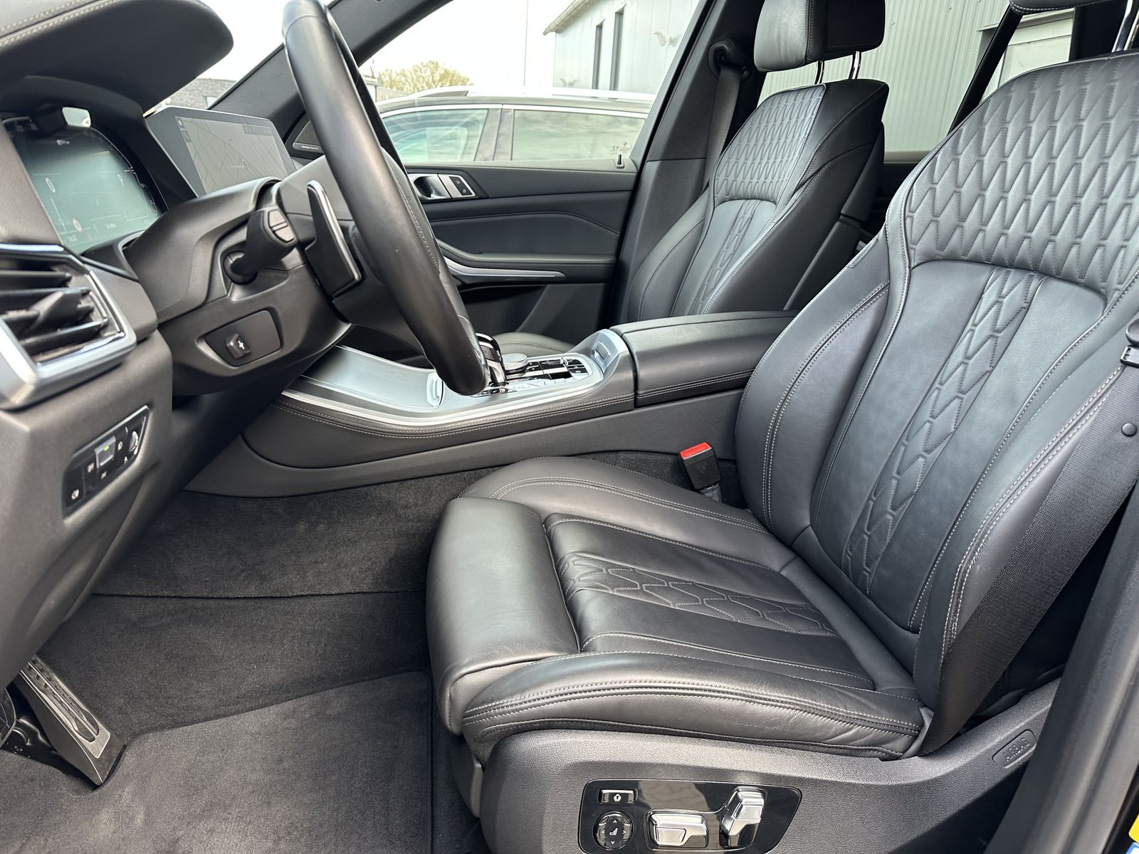 Fahrzeugabbildung BMW X5 xDrive45e M-Sport NAV+LASER+ACC+AHK+H/K+22ZO