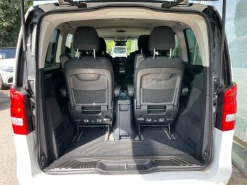 Mercedes V 220 - 11