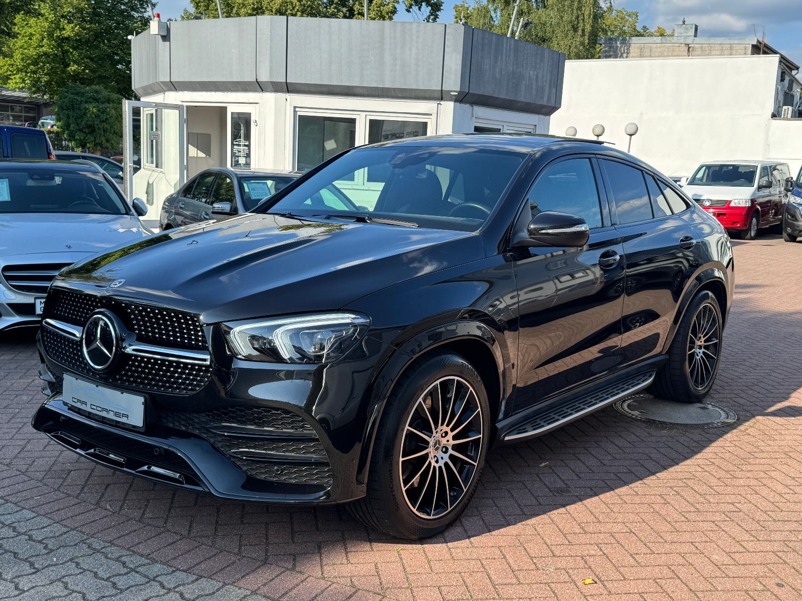 Fahrzeugabbildung Mercedes-Benz GLE 400 d Coupe AMG LINE PANO AIRMATIC 21 ZOLL