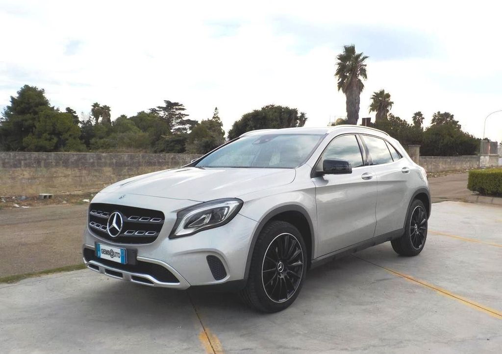 Image of Mercedes-Benz GLA 200
