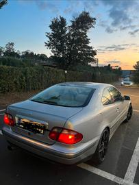 صورة 2 لـ 1998 Mercedes-BENZ CLK
