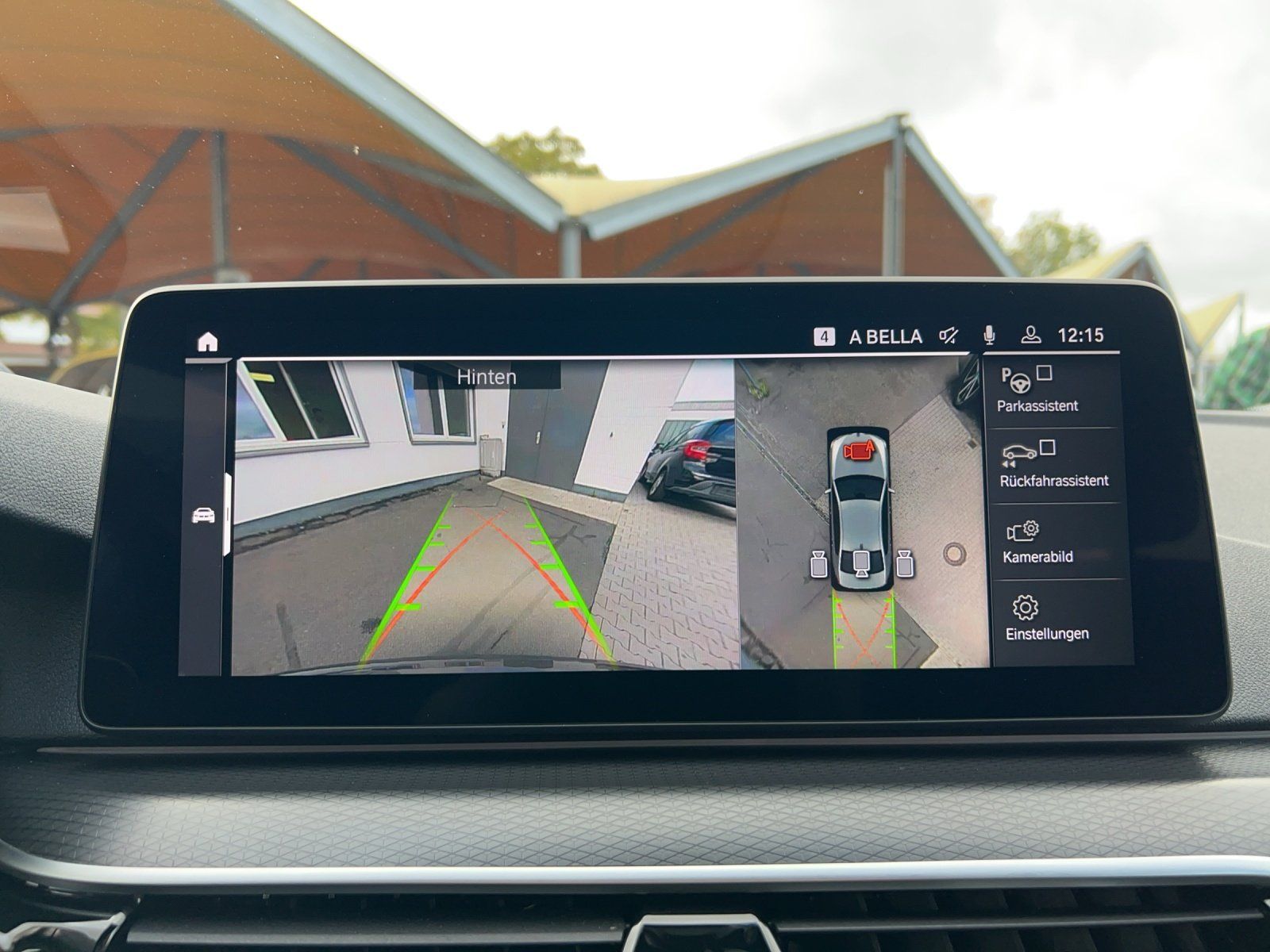 Fahrzeugabbildung BMW 530i M-Sport/INDIVIDUAL/HUD/360°KAMERA/H&K/