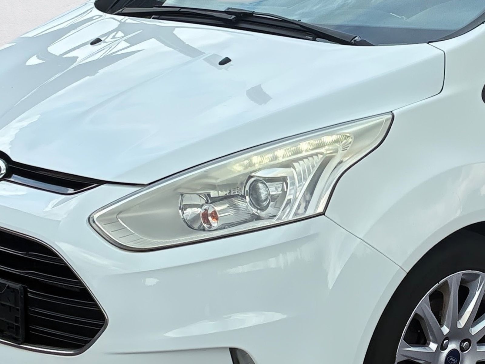 Fahrzeugabbildung Ford B-MAX 1.0 EcoBoost Titanium SHZ,Keyless,LM,FLA