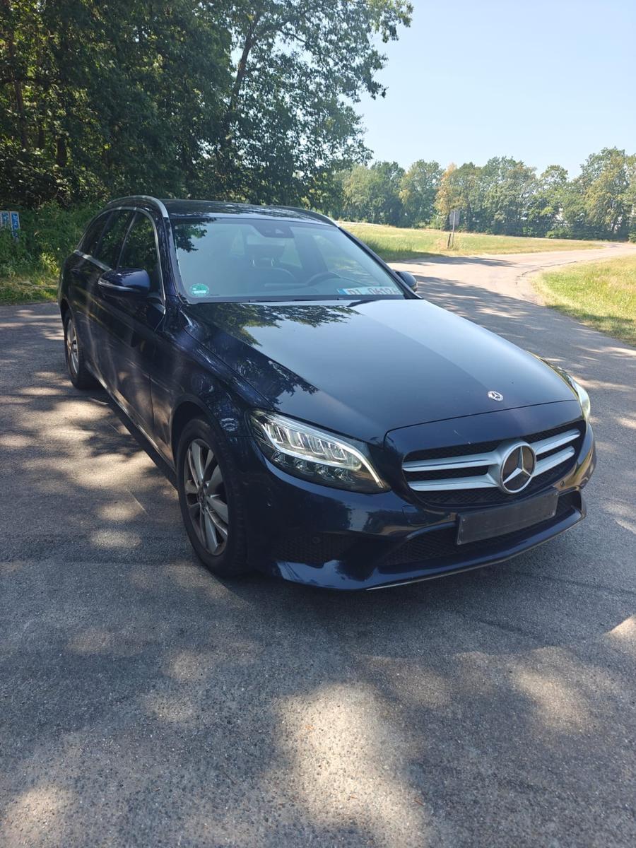 Mercedes-Benz C 220 d T Avantgarde LED/Leder/AHK/Kamera/1.Hand