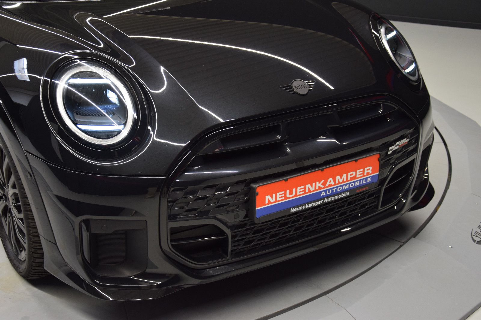Fahrzeugabbildung MINI Cooper S John Cooper Works Trim 5-Türen Pano HuD