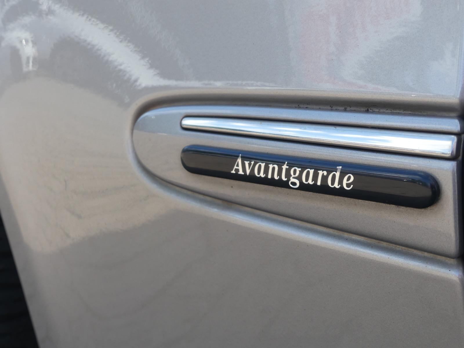Mercedes-Benz E200 2004 — photo 22
