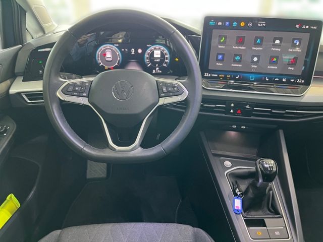 Fahrzeugabbildung Volkswagen Golf 1.5 TSI LIFE APP-CONNECT GJR AREA VIEW