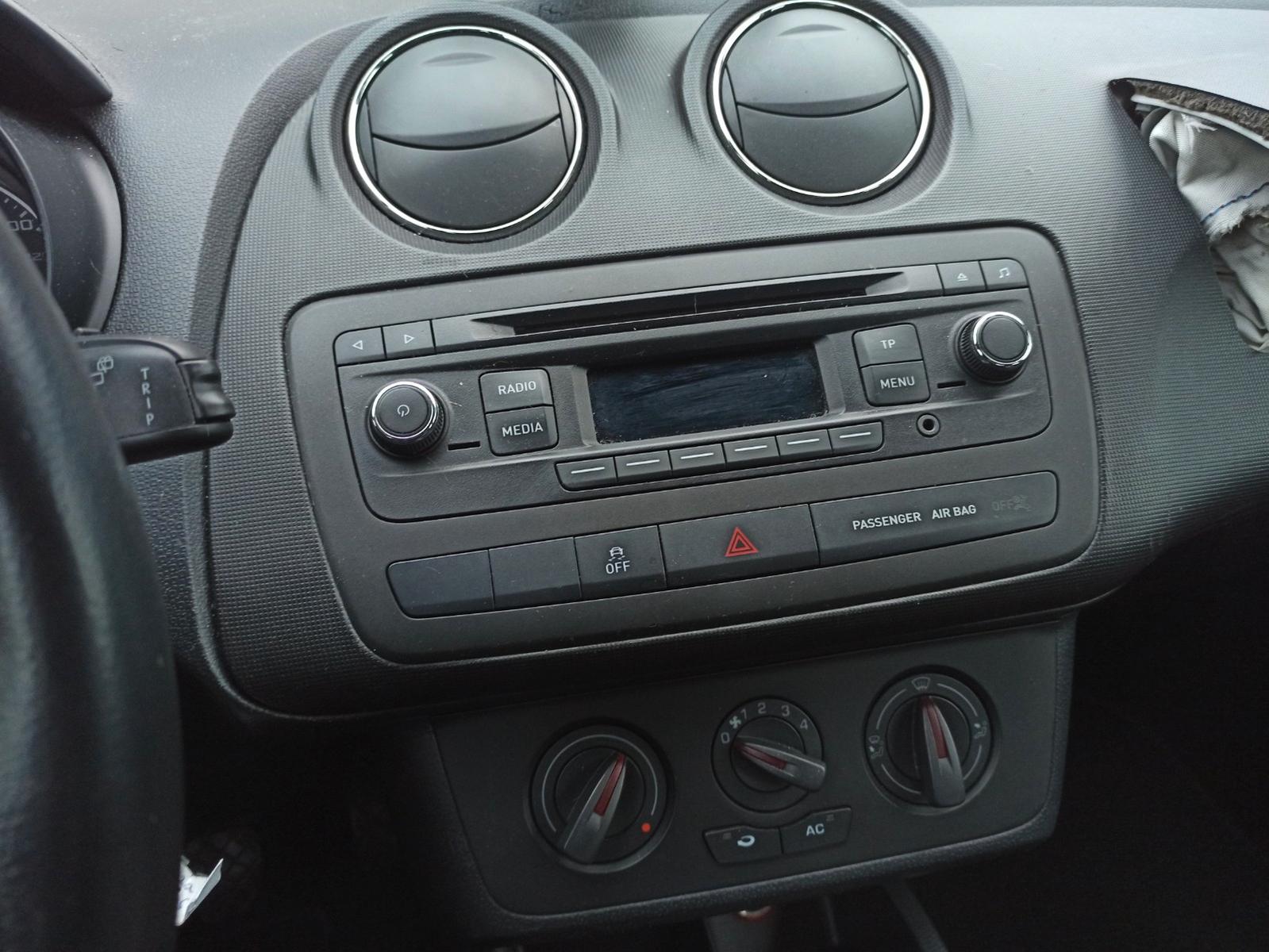 Seat Ibiza 2013 — photo 10