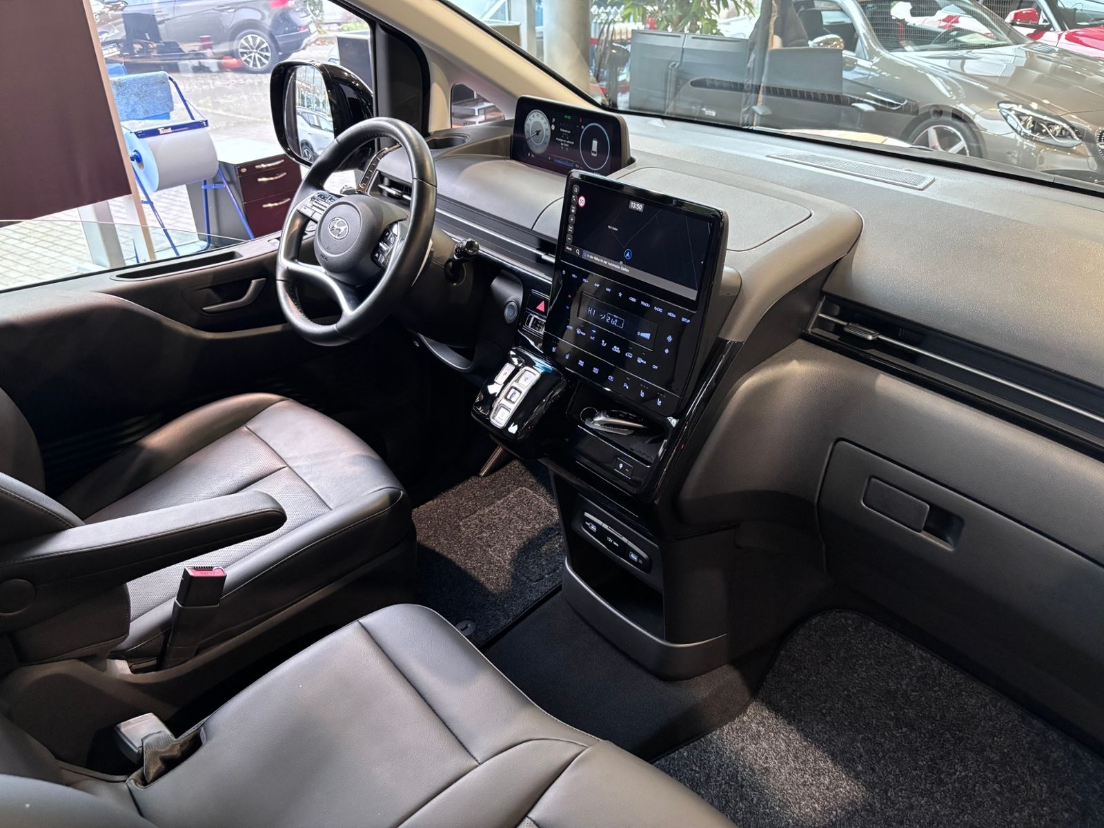 Fahrzeugabbildung Hyundai STARIA Trend 2WD SHZ LED NAVI ALU