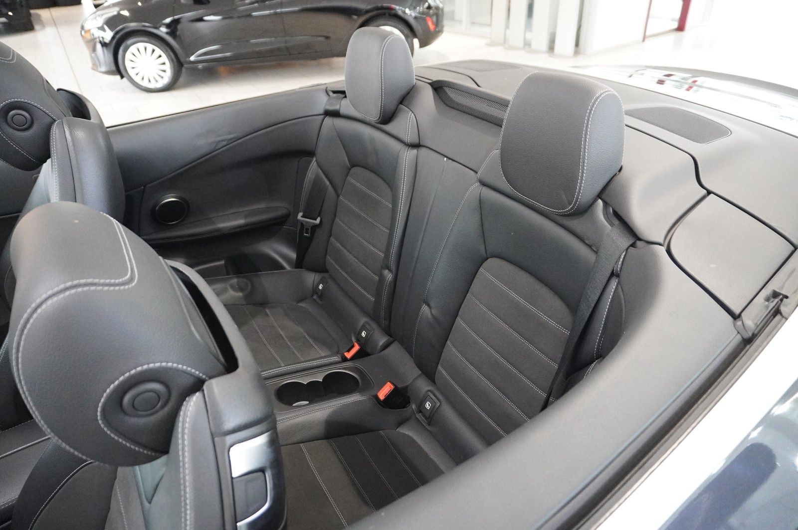 Fahrzeugabbildung Mercedes-Benz C 200 CABRIO 9G AMG LINE NAVI/LED/KAMERA/SPORT