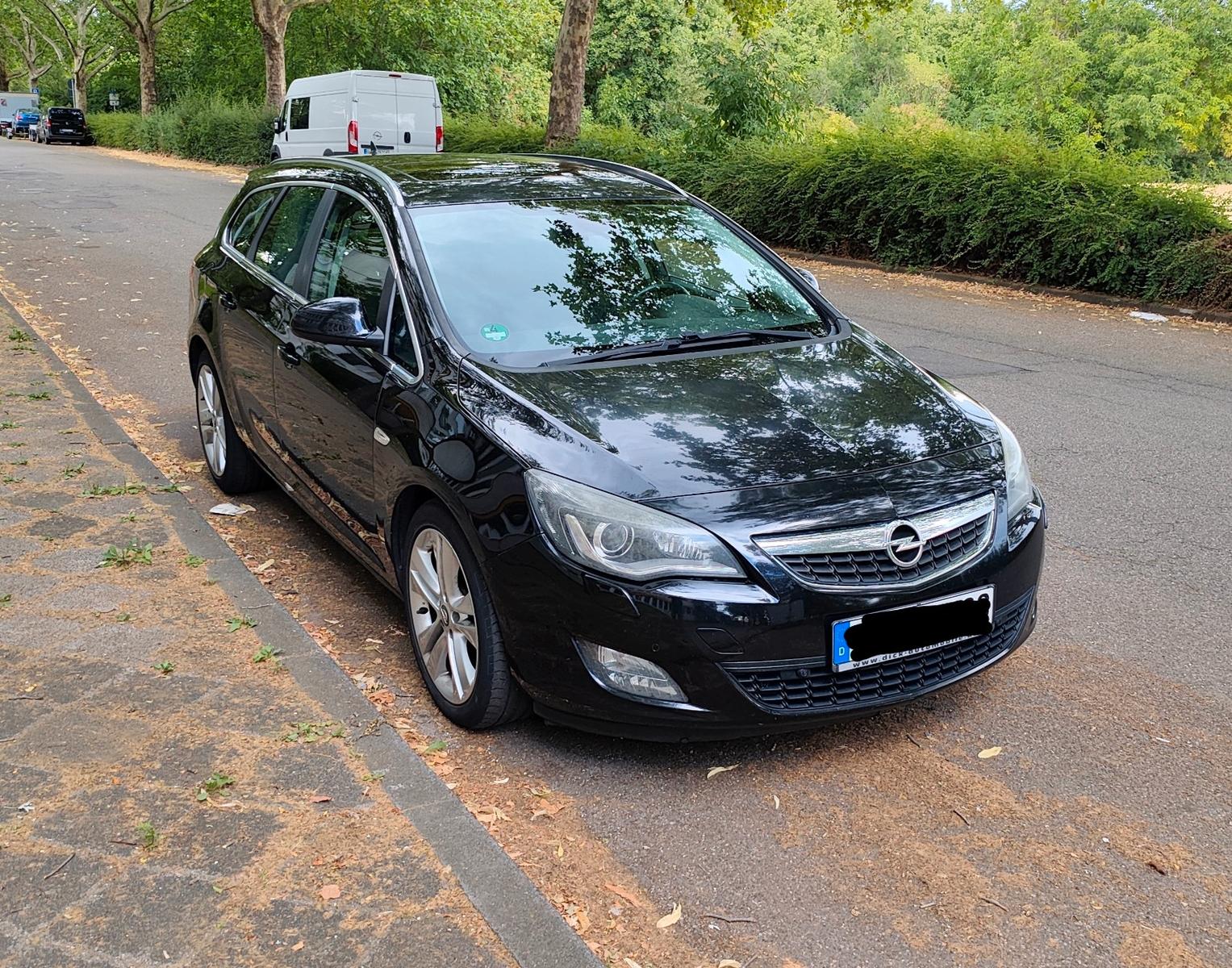 Opel Astra, 2010