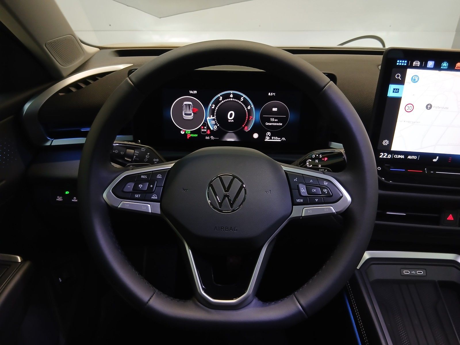 Fahrzeugabbildung Volkswagen T-Roc Style 1.5 eTSI DSG +AHK+Keyless +Easy-Open