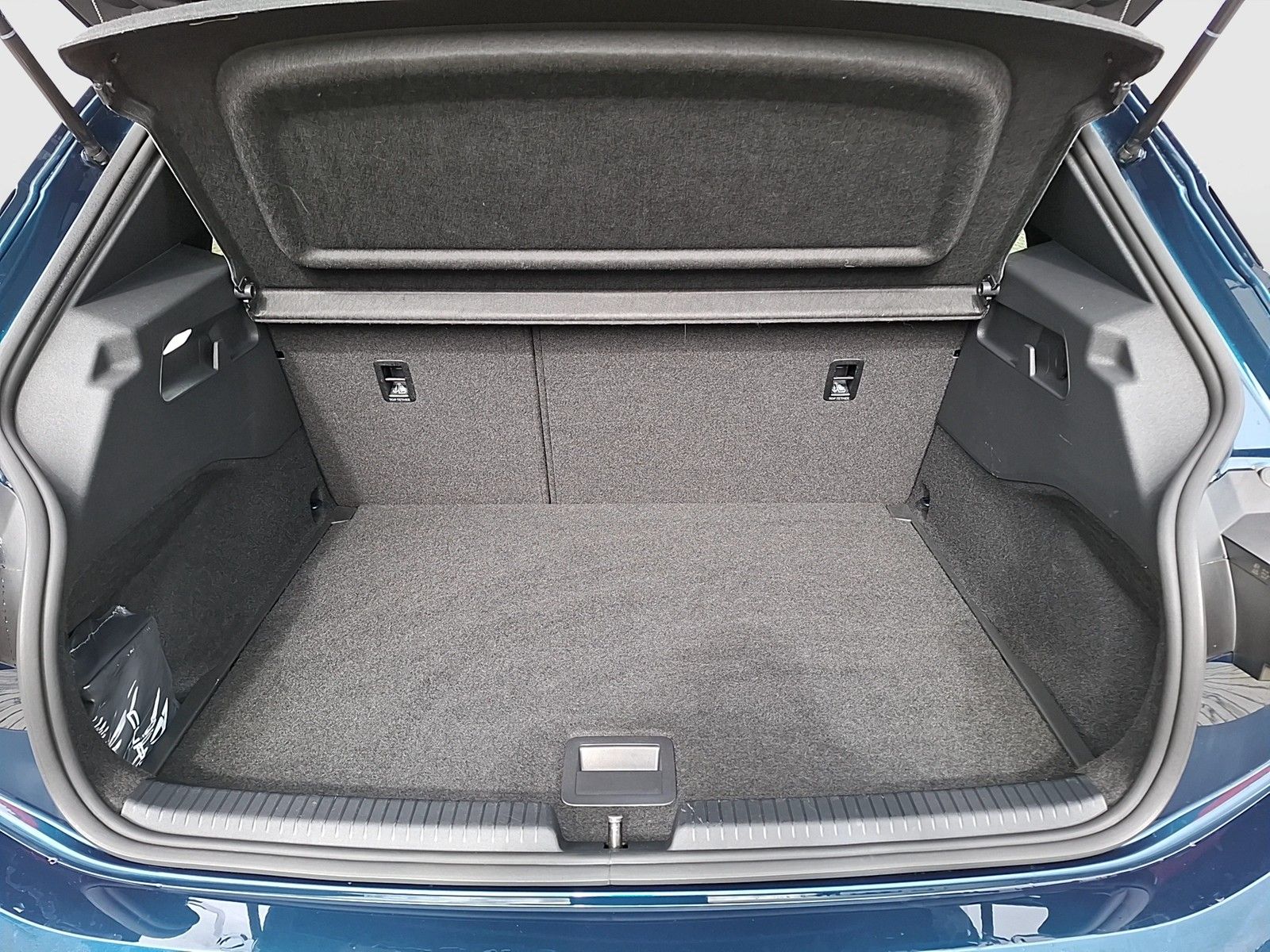 Fahrzeugabbildung CUPRA Born 170KW LED Navi 20" AID RFK Sennheiser SH