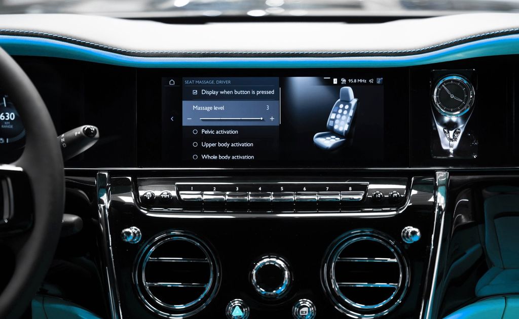 Cullinan Series II 2026 BLACK/TIFFANY VIP SEATS - Bild 18