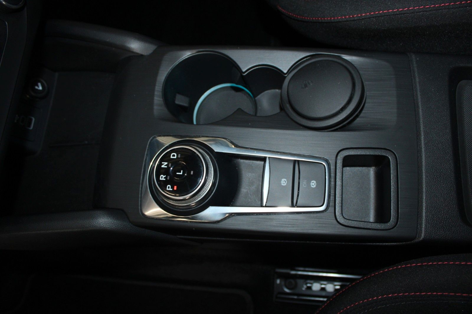 Fahrzeugabbildung Ford Focus ST-Line Turnier Automatik LED ACC CAM uvm.