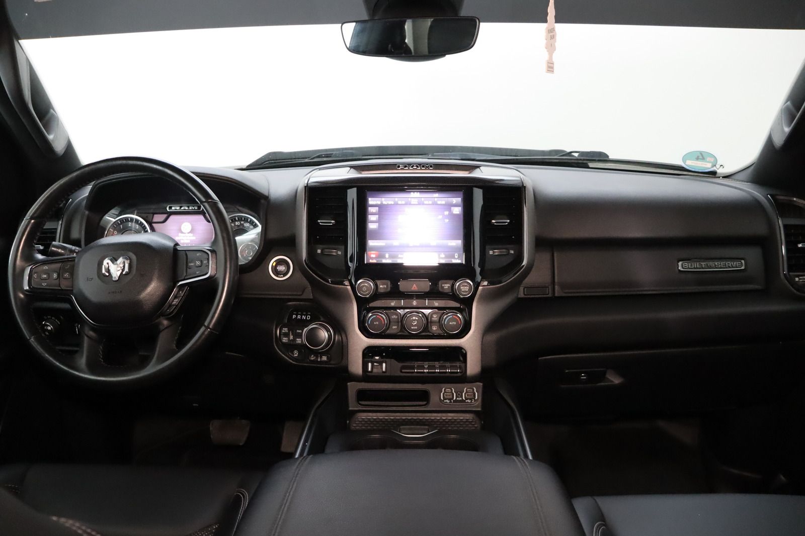 Fahrzeugabbildung Dodge Ram 1500 5.7 V8 Crew Cab Big Horn * Built to Ser