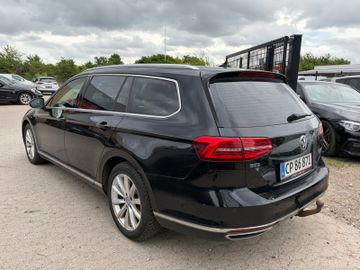 Volkswagen Passat - 12
