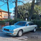 Jaguar XJ8 - 3.2 - V8 Executive - PARI AL NUOVO - blaue Jaguar XJ