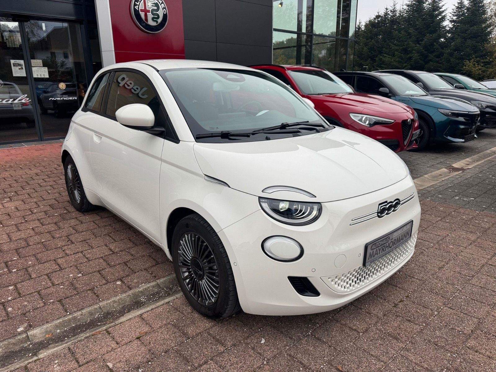 Fahrzeugabbildung Fiat 500e Icon NAVI SITZHEIZUNG KAMERA TEMPOMAT