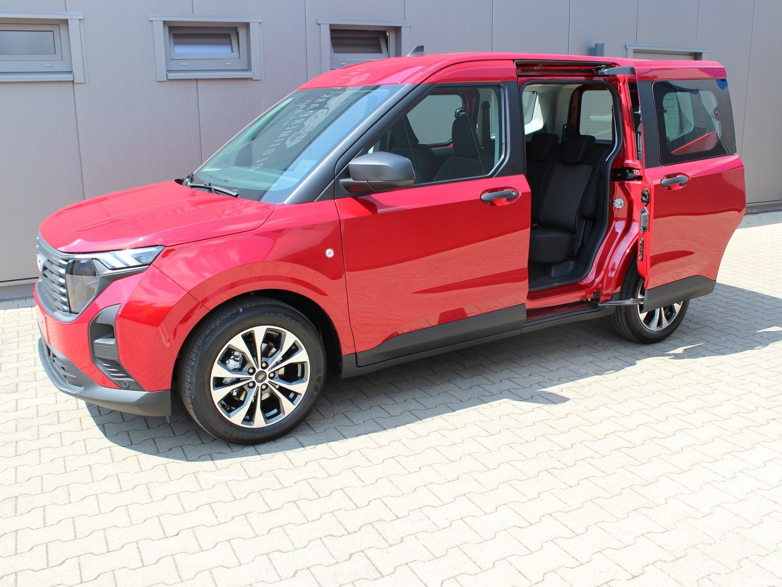 Fahrzeugabbildung Ford Tourneo Courier Trend