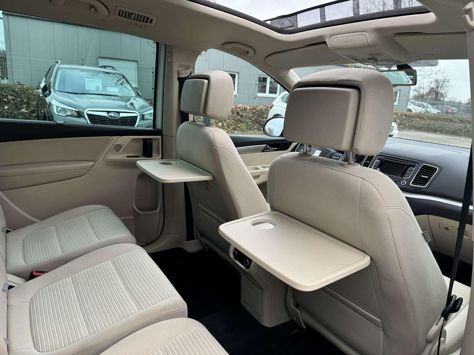 Fahrzeugabbildung SEAT Alhambra 7 Sitzer/Xenon/Navi/DAB/Pano/StandHz...