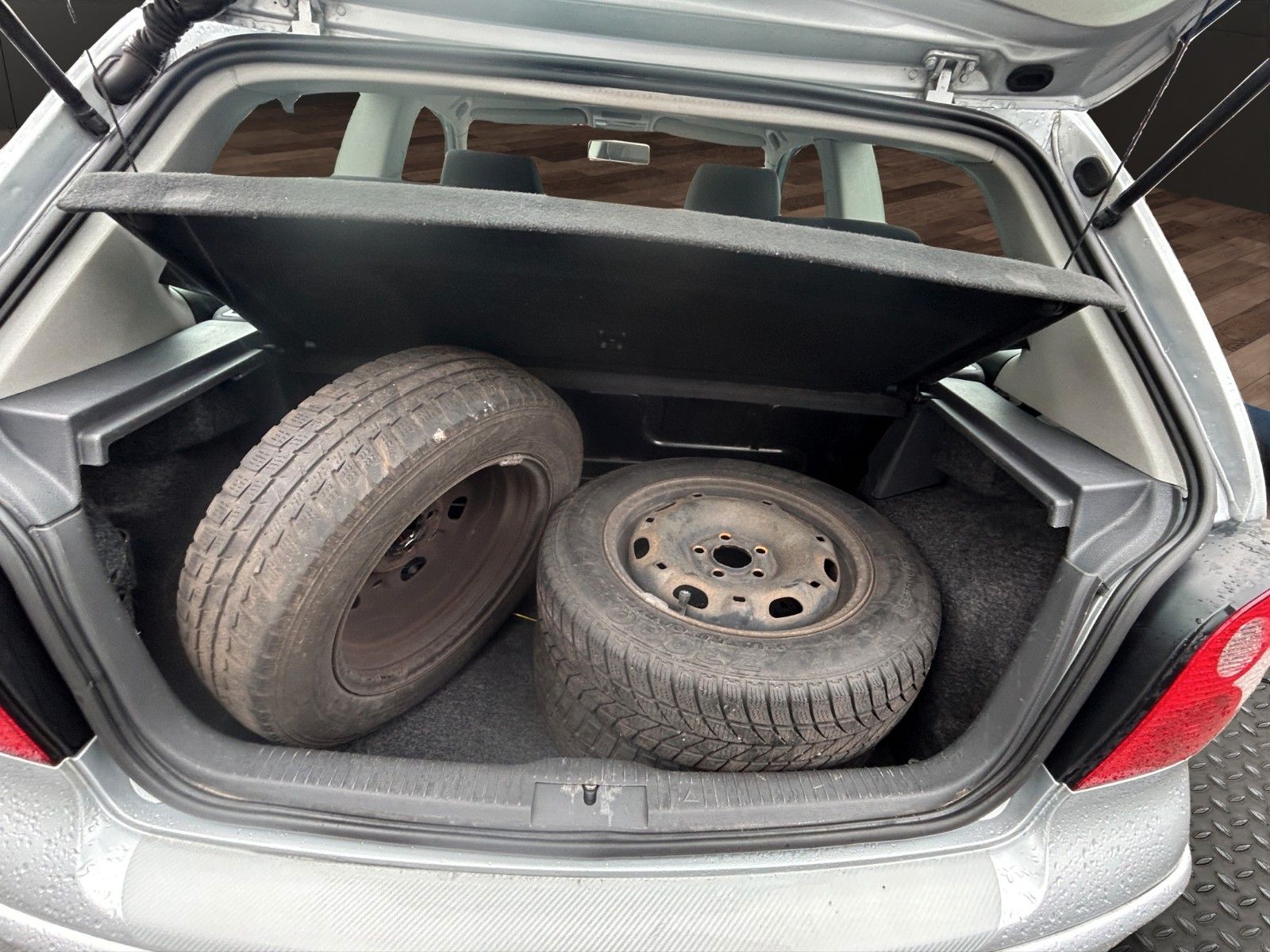 Fahrzeugabbildung Volkswagen Polo 1.2 47kW Trendline Klima/Sport Paket