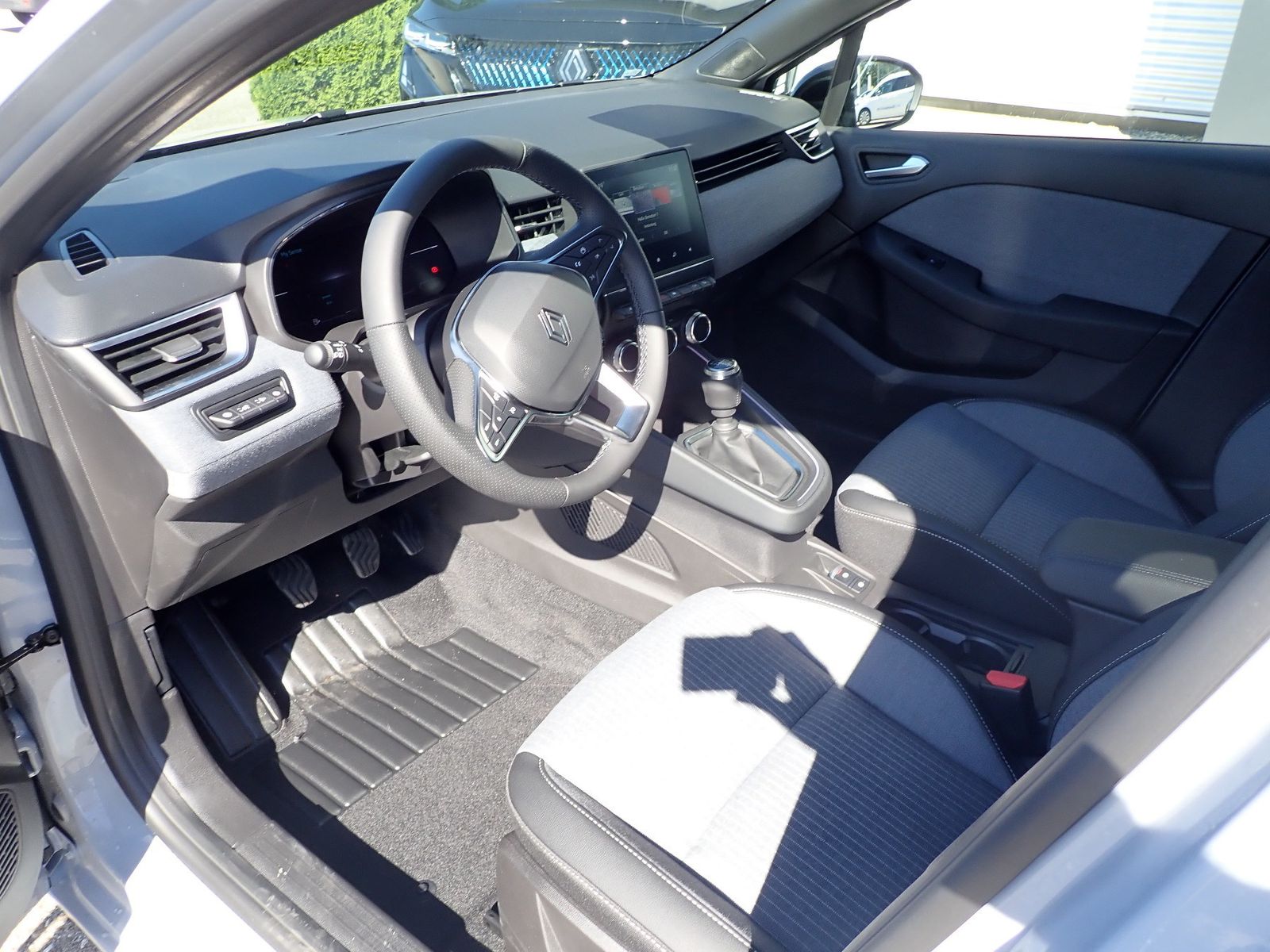 Fahrzeugabbildung Renault Clio Techno TCe 90