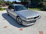 BMW 735i A - M Packet - gebrauchte BMW 7er Reihe aus dem Jahr 2001