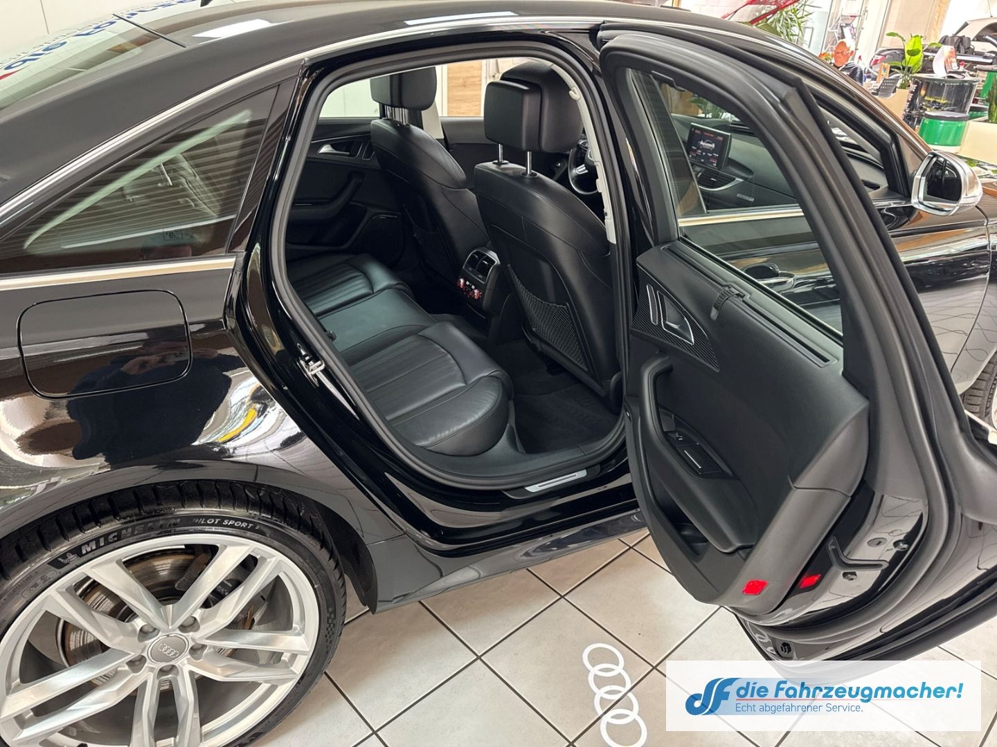 Fahrzeugabbildung Audi A6 3.0 TDI quattro S line Sportpaket HUD Luftfed