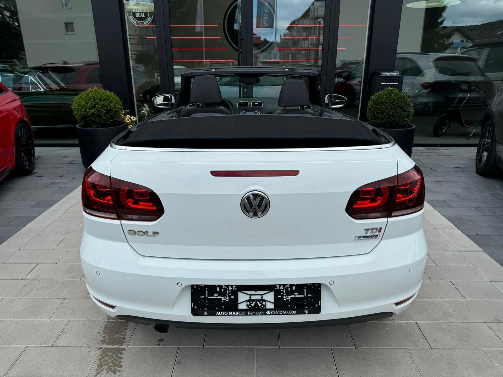 Fahrzeugabbildung Volkswagen Golf VI 1.6 TDI Cabriolet Basis BMT