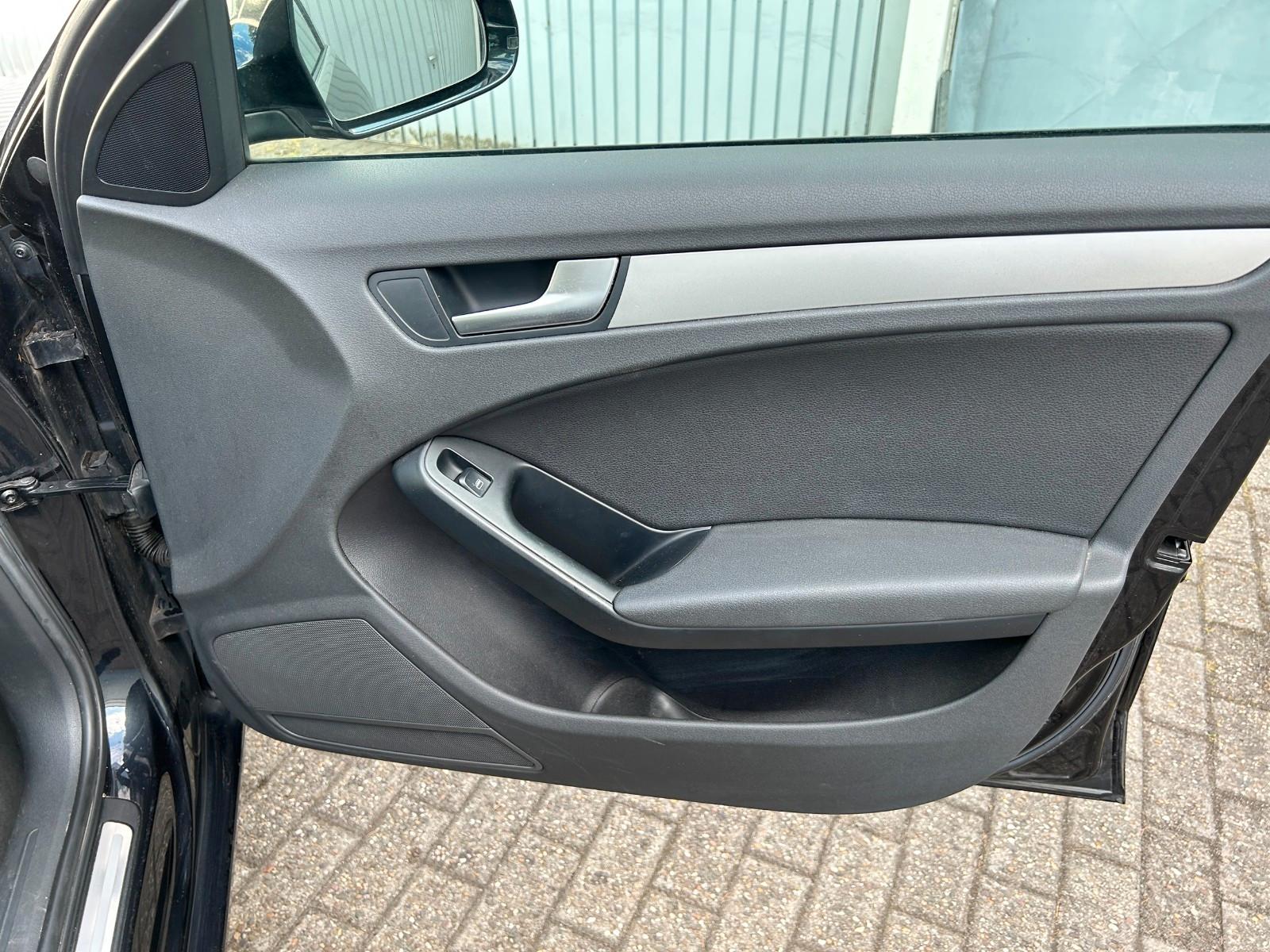 Audi A4 2009 — photo 22