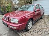 Volkswagen Vento 1.8 GLX 90 PS - Volkswagen Vento: 1.8