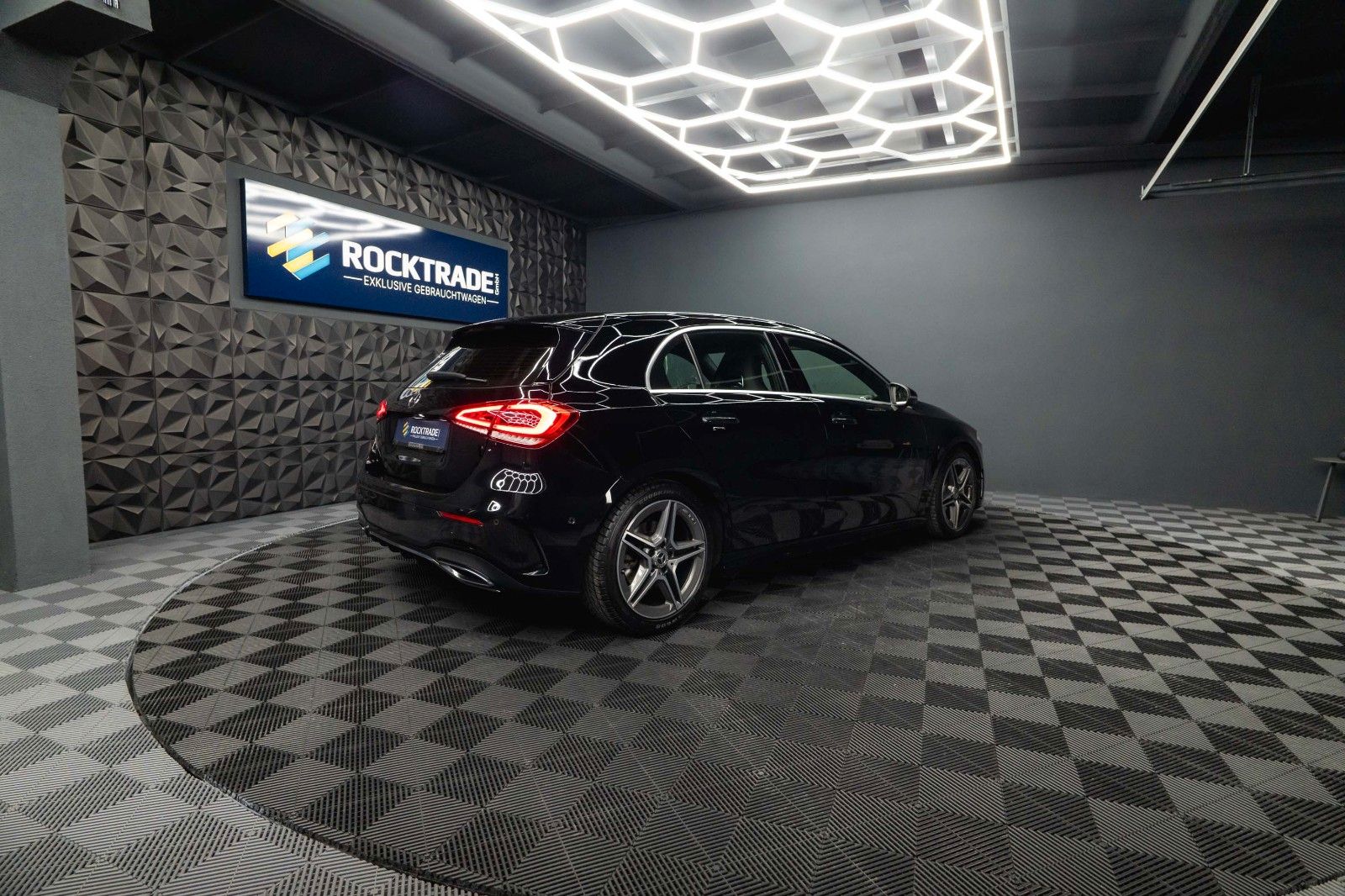 Fahrzeugabbildung Mercedes-Benz A 200 AMG Line *LED*Virtual Cockpit*CarPlay*