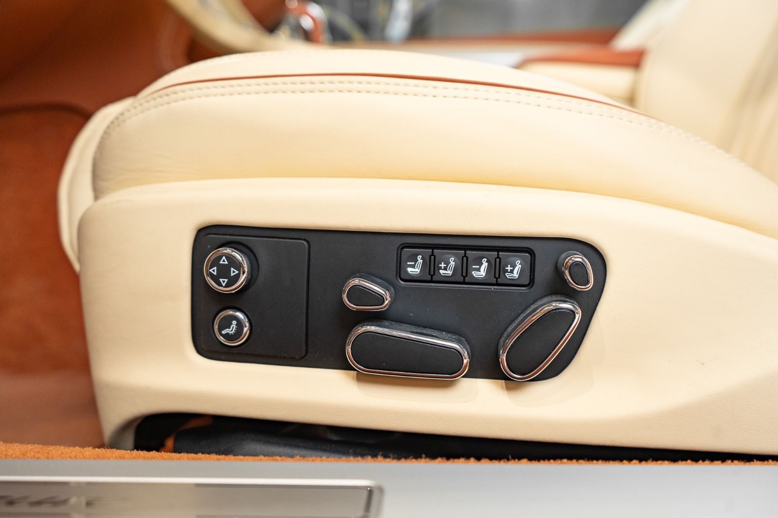 Bentley Continental GT Azure°B&O°NIGHT°MASS°360°ACC°PANO foto 16
