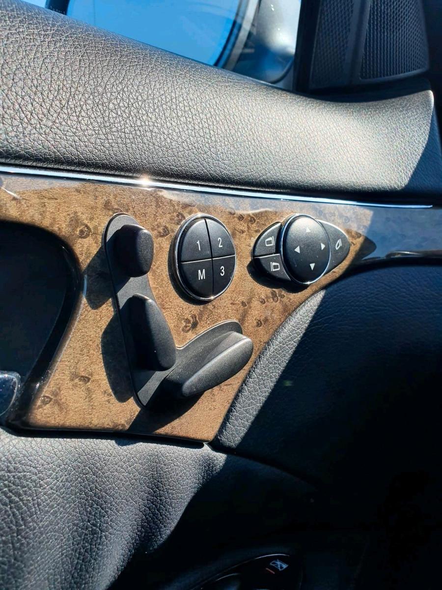 Mercedes-Benz E320 2007 — photo 8