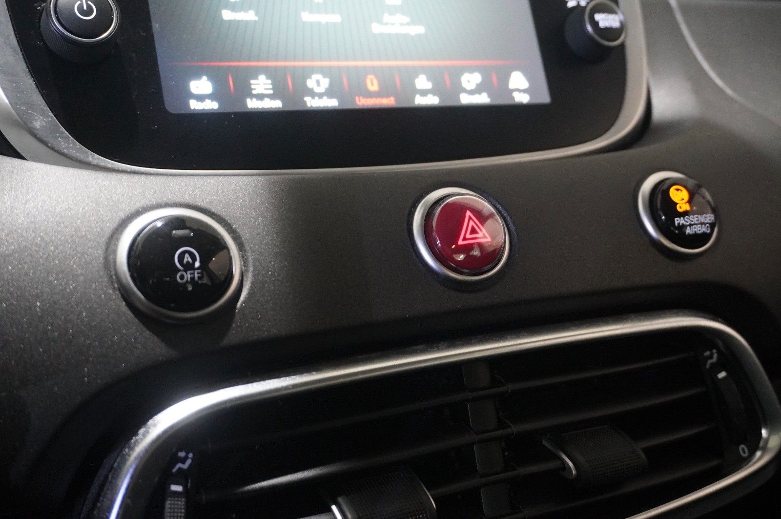 Fahrzeugabbildung Fiat 500X 1.3T CROSS DCT NAVI/LED/PDC/SPORT/TEMP/DAB+