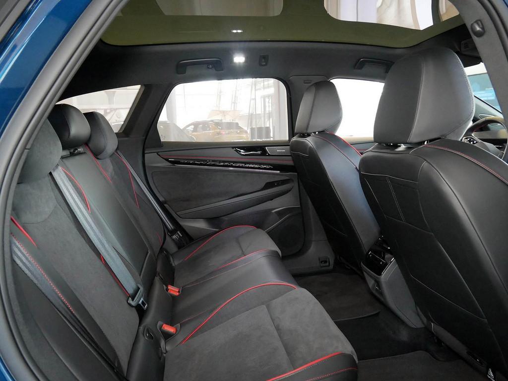 Volkswagen ID.7 Tourer GTX 4Motion AHK PANO NAV MATRIX 4xKA
