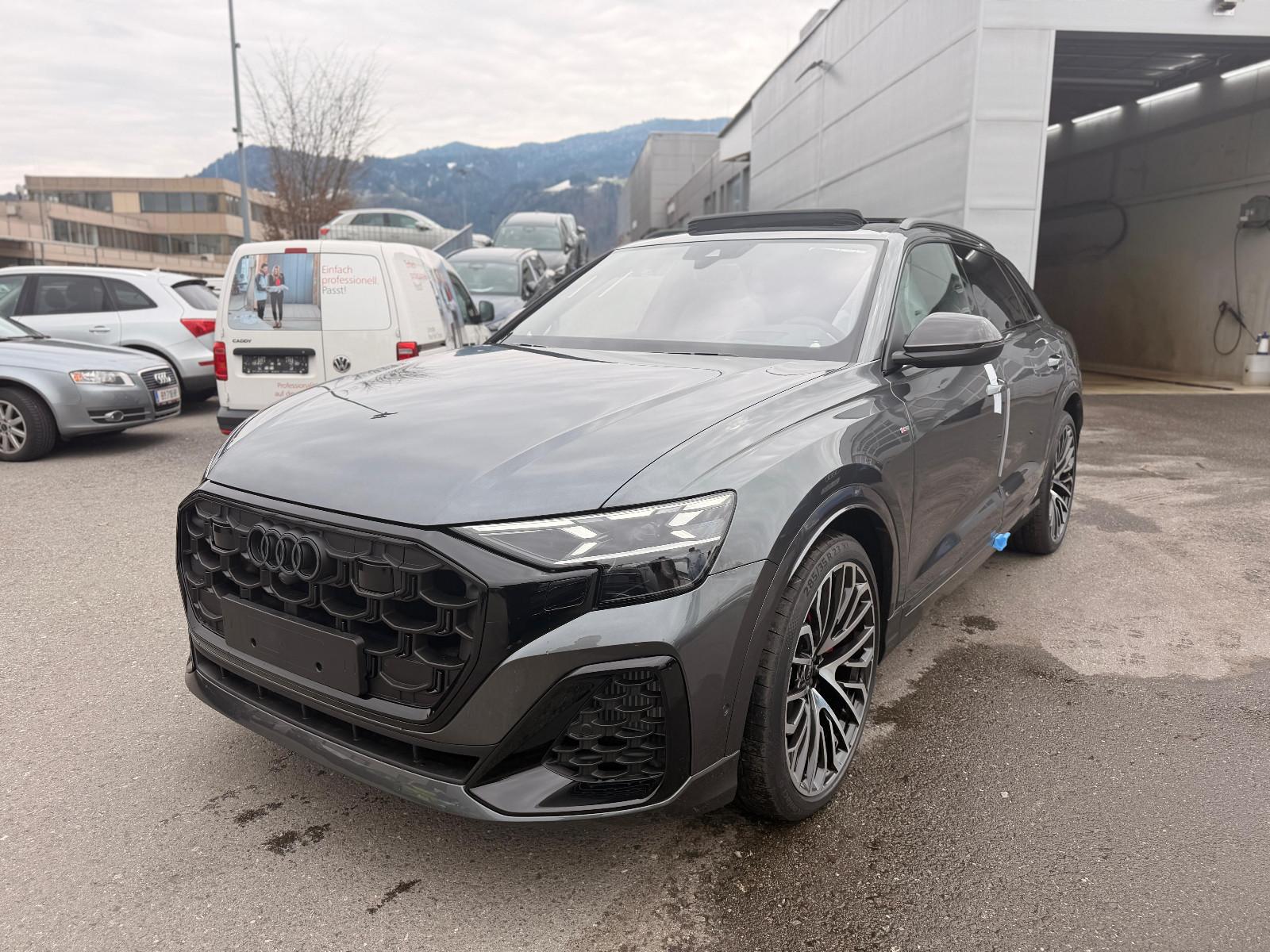 Audi Q8 60TFSI e quattro 360 kW/CARBON/B&O/HUD