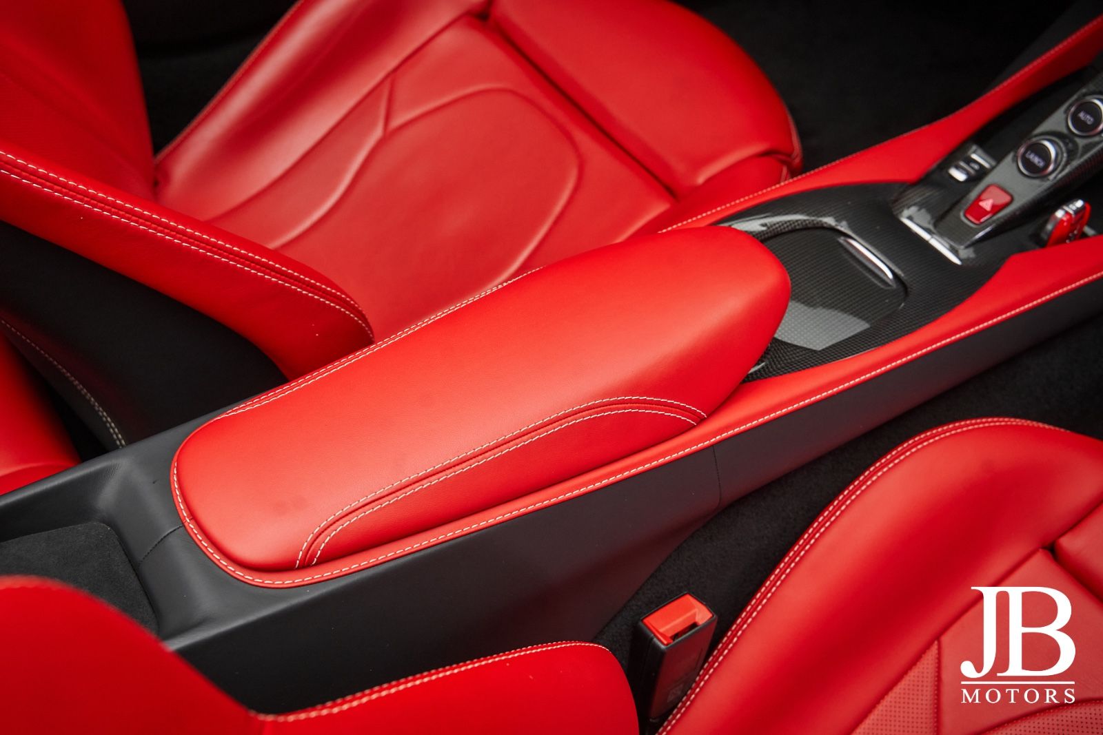 Fahrzeugabbildung Ferrari Portofino M Carbon LED JBL Surround Magneride