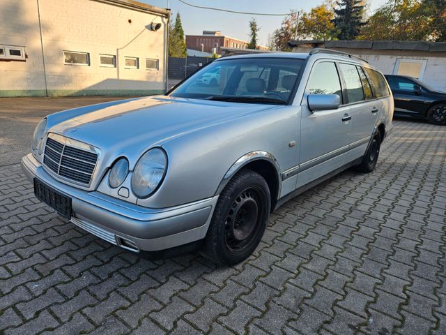 Mercedes-Benz E 320 4-Matic 2.Hand Klimaaut. Aut.