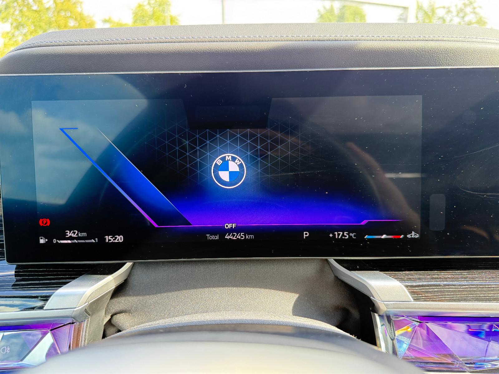BMW 740d xDrive M Sport Crafted Clarity Sky Lounge