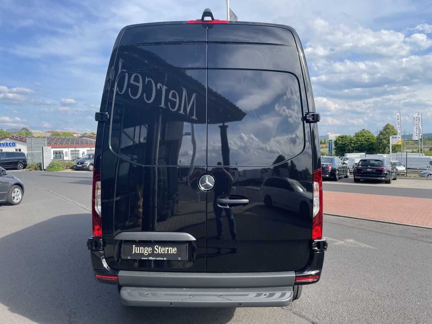 Fahrzeugabbildung Mercedes-Benz Sprinter 319 CDI 4x4 3665 Klima Kamera MBUX LED